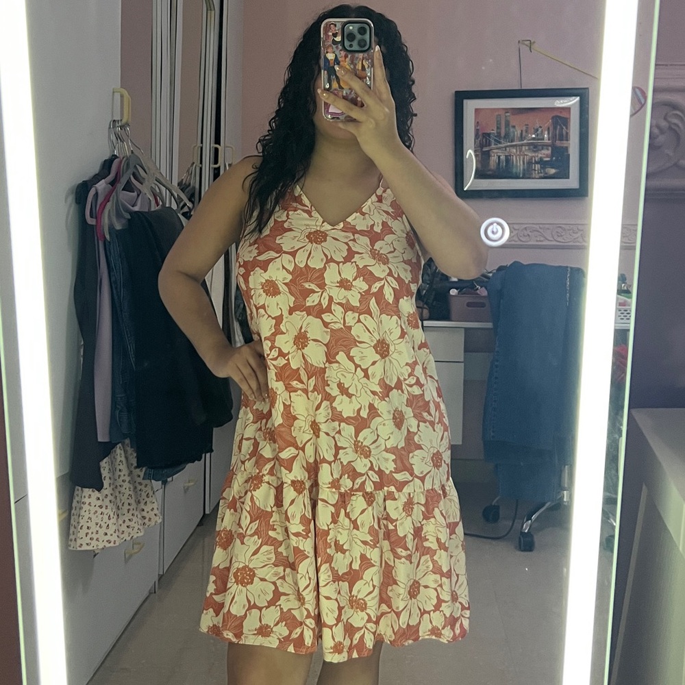 (NWOT) Mango Coral and Cream Flower Patterned Dress